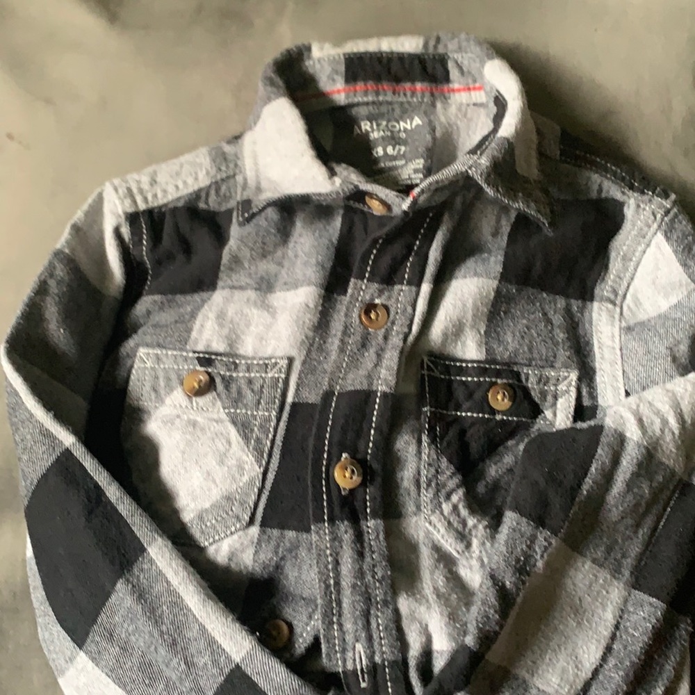 Arizona size 6 flannel. Only worn twice